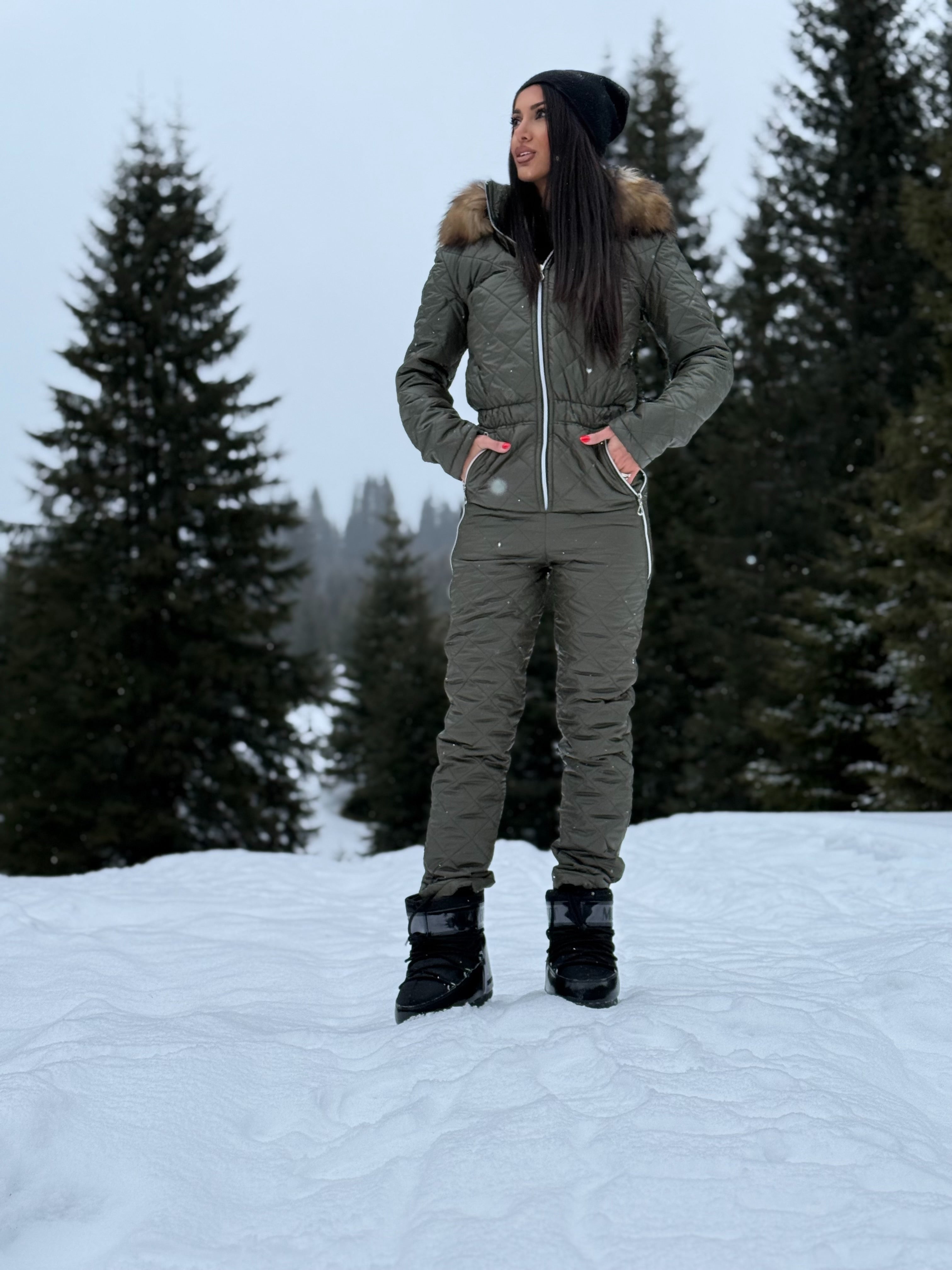 Salopeta de ski kaki cu blana detasabila!